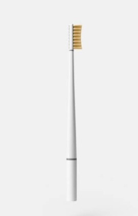 Piuma Vitamin C Medium Μέτρια Οδοντόβουρτσα Pure White με Καθαριστή Γλώσσας Λευκό 1 Τεμάχιο