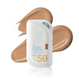 Lavish Care Tinted Mineral Sunscreen SPF50+ No3 Dark Shade Αντηλιακό Προσώπου σε Σκούρα Απόχρωση 50ml