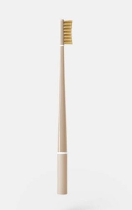 Piuma Vitamin C Medium Μέτρια Οδοντόβουρτσα Nude Rose με Καθαριστή Γλώσσας Ροζ 1 Τεμάχιο